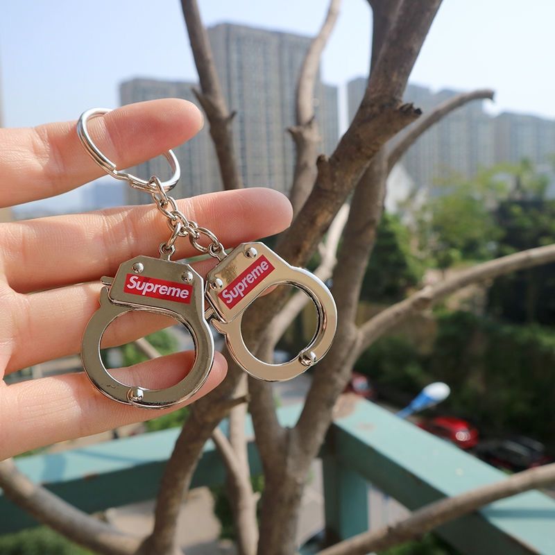 Supreme Hand Cuff Keychain - photo 4