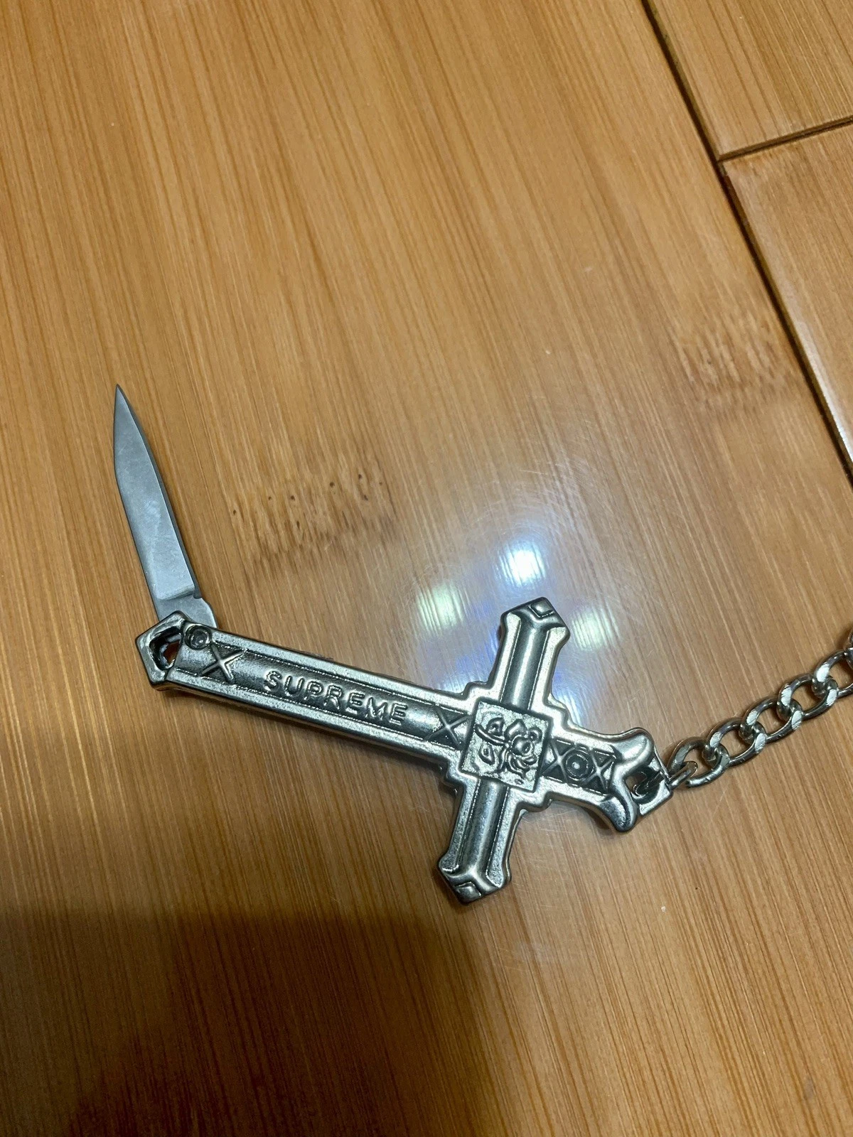 Supreme Cross Keychain Silver - photo 2