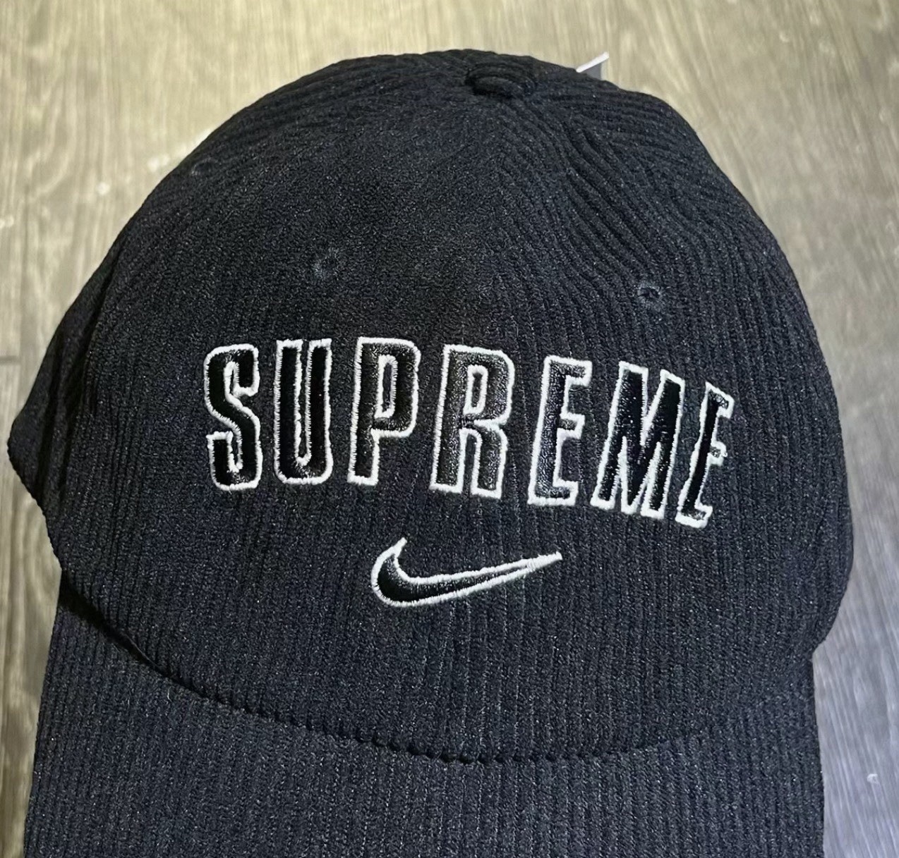 Supreme Nike Arc Corduroy 6 Panel Black Cap SS22 - photo 2