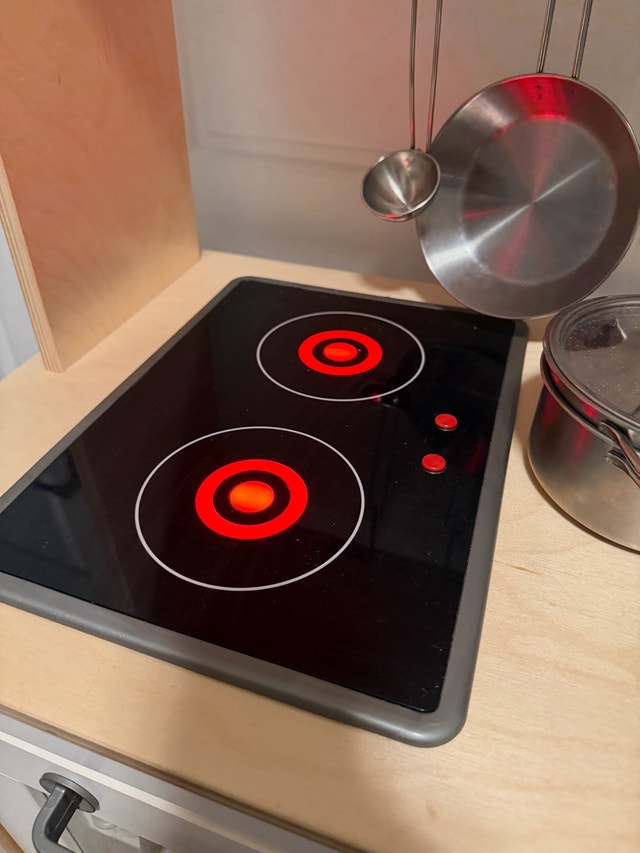 Ikea Kitchen with food accessories - photo 3