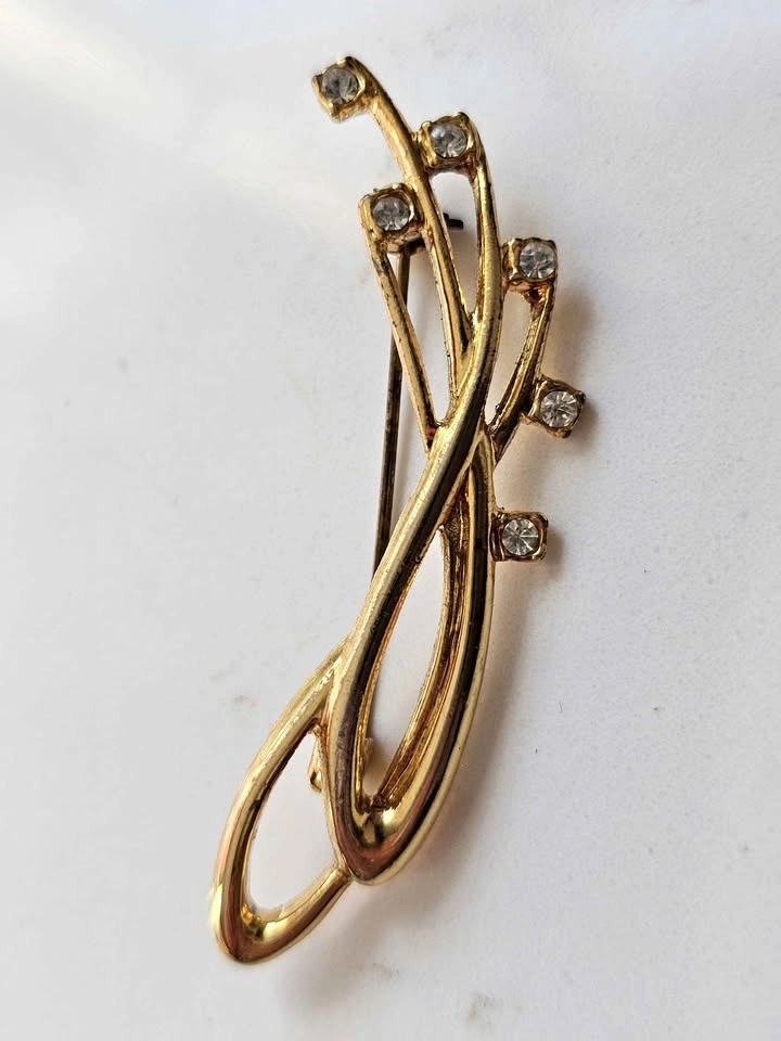 Vintage Gold-Tone Ribbon Spray Brooch