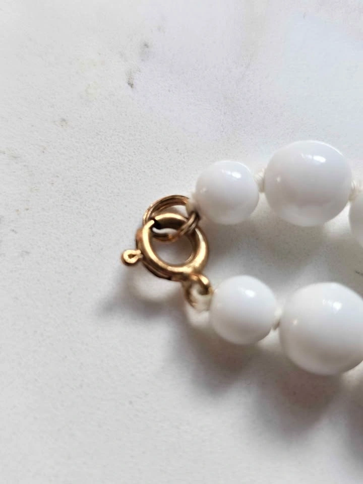 Vintage 16" Milk Glass Bead Necklace - Single Strand - 1950s - photo 4