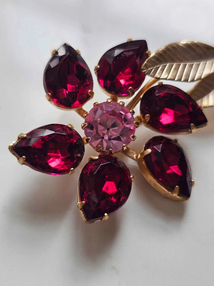 Vintage Ruby Red & Pink Floral Brooch - Prong Set - MCM - photo 3