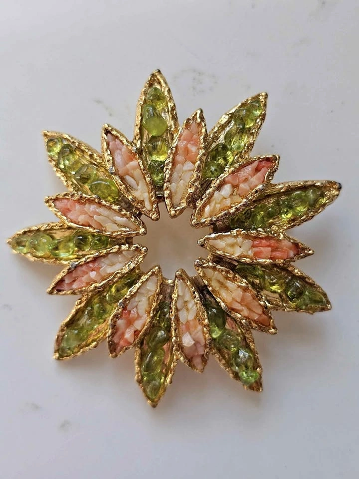 Vintage Coral Chip & Poured Green Glass Floral Brooch / Pendant
