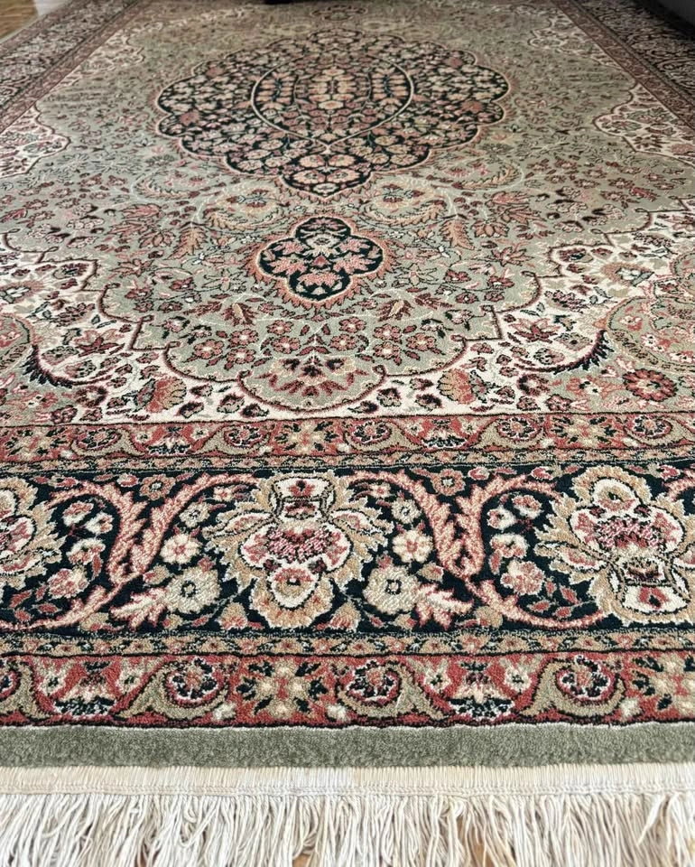 LIKE NEW 6x9 Turkey Carpet Professionally Detailed - photo 2