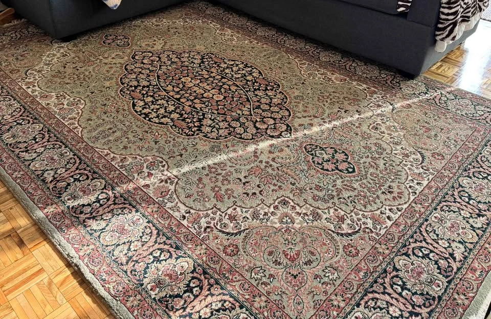 LIKE NEW 6x9 Turkey Carpet Professionally Detailed - photo 3