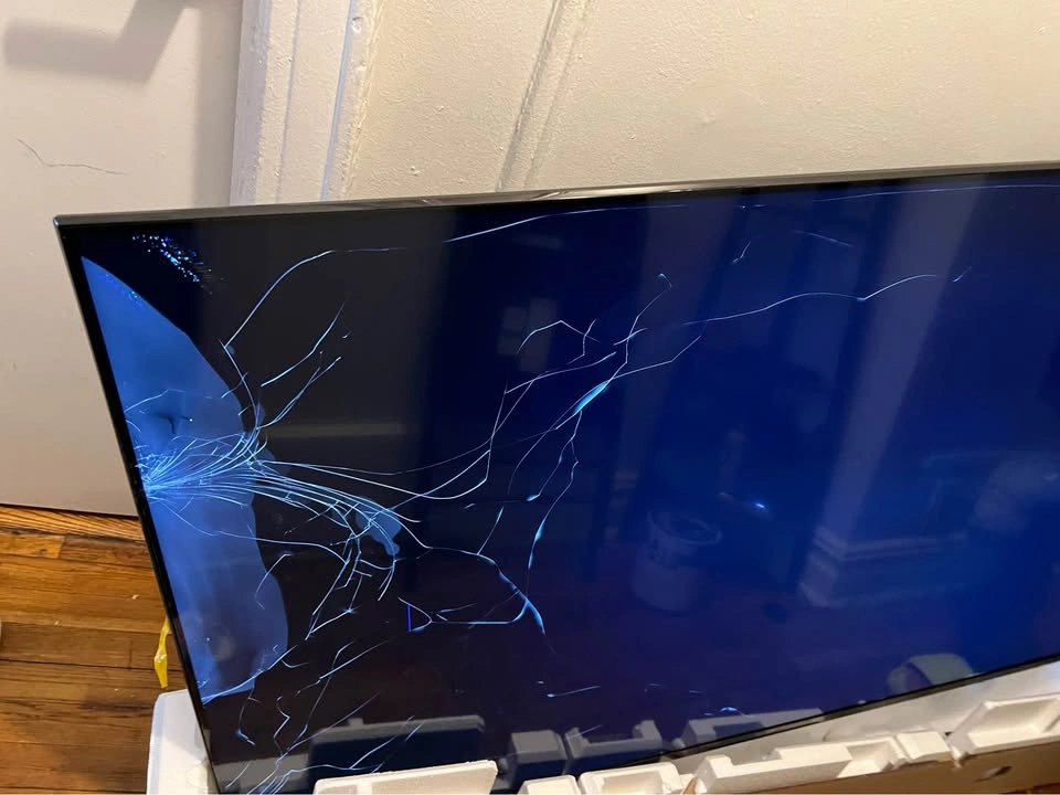 Sony 65” TV – Broken Screen – Works – For Parts - photo 2