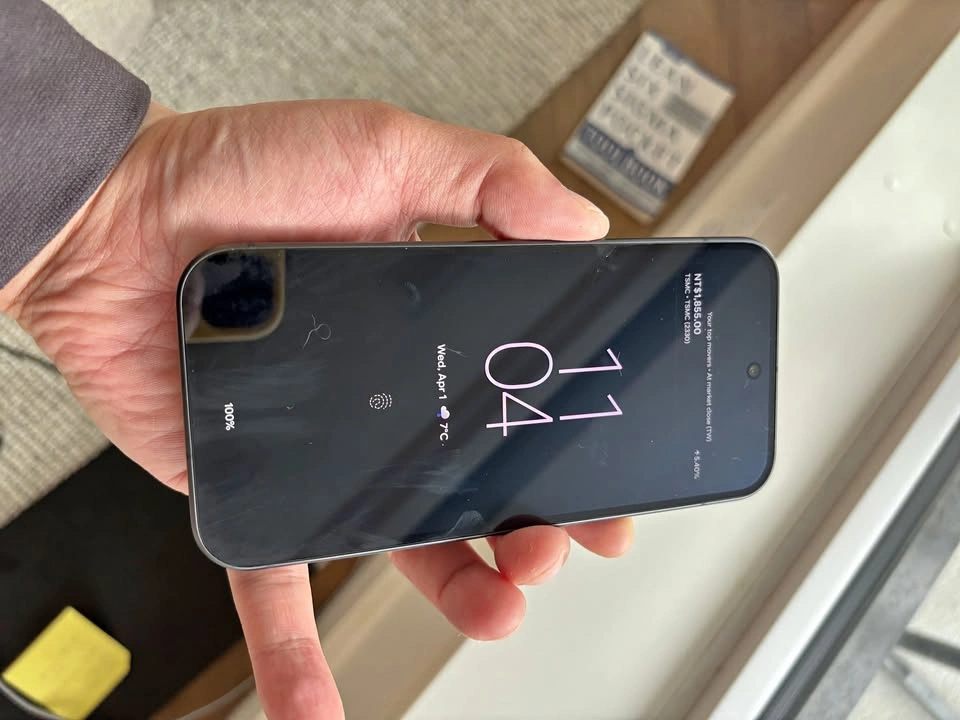 Google Pixel 9 128GB Black - 100% Battery Health