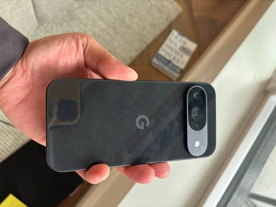 Google Pixel 9 128GB Black - 100% Battery Health - photo 2