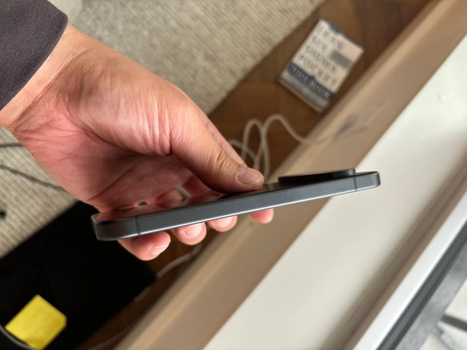 Google Pixel 9 128GB Black - 100% Battery Health - photo 4