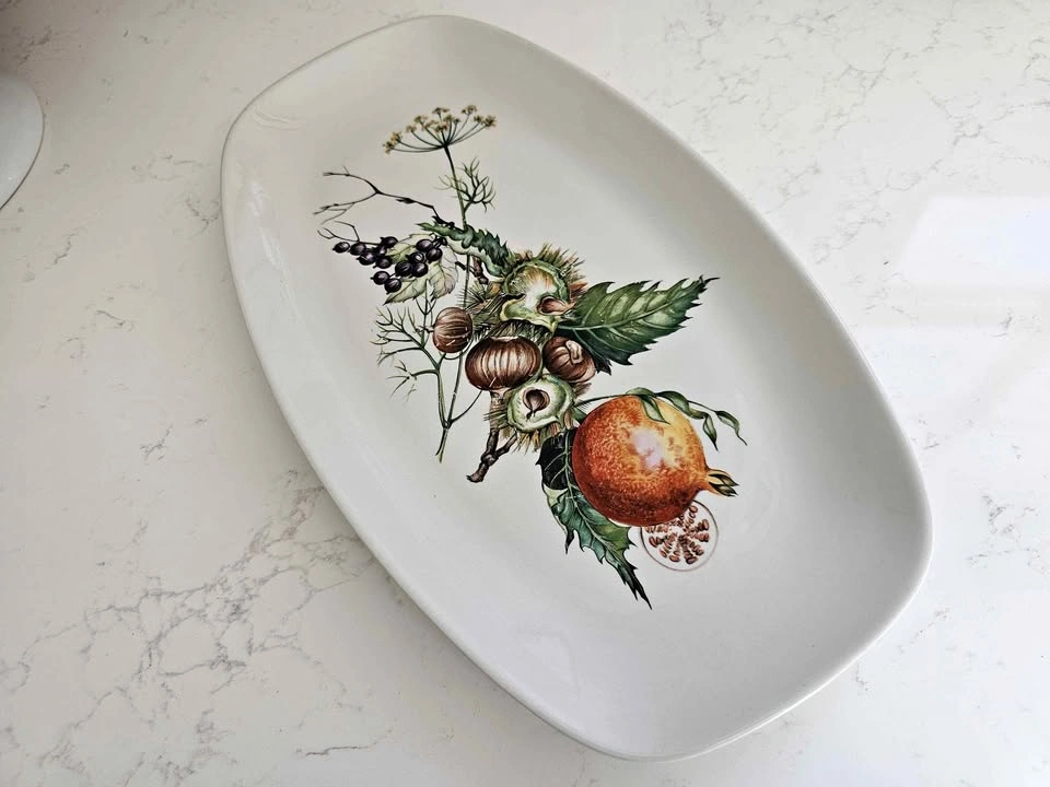 Villeroy & Boch Vegetable, Nuts, Berries 14" Rectangular Baker