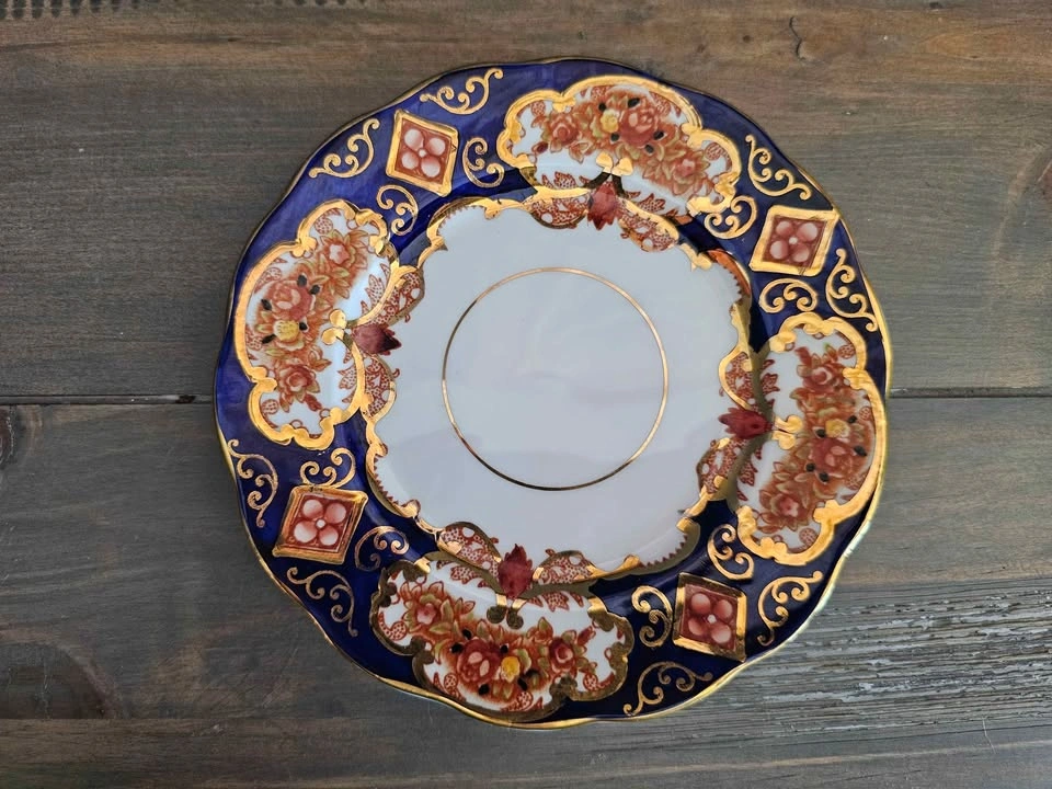 3 Royal Albert Crown Bone China "Heirloom" Plates - photo 5