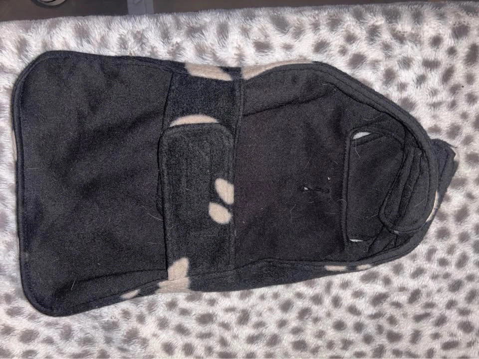 Small fuzzy dog jacket with paw print - photo 2
