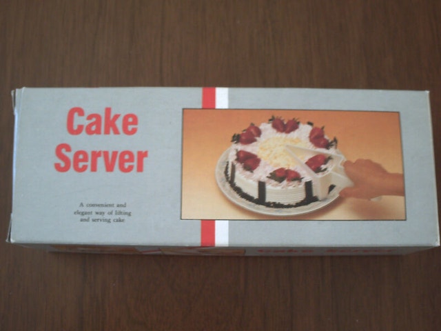 Vintage Cake Server / Cake Lifter