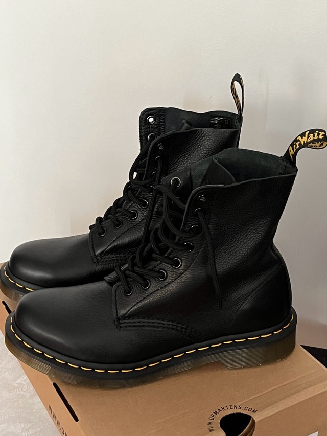 Dr. Martens Air Wair 1460 Pascal Black Boots
