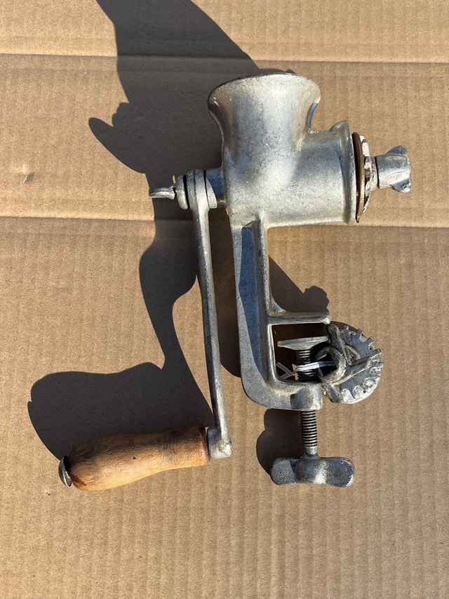 Antique Meat Grinders - photo 4