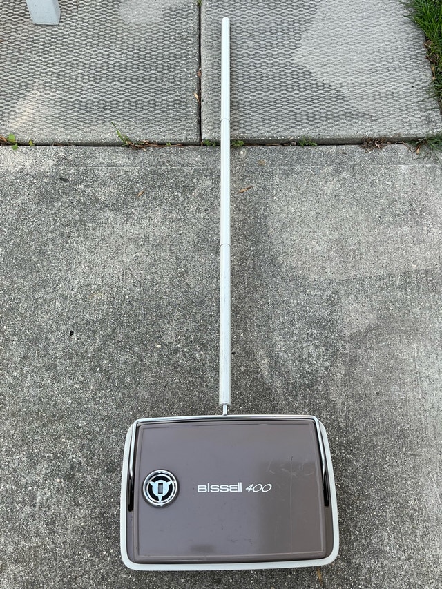 Bissell 400 Carpet / Floor sweeper
