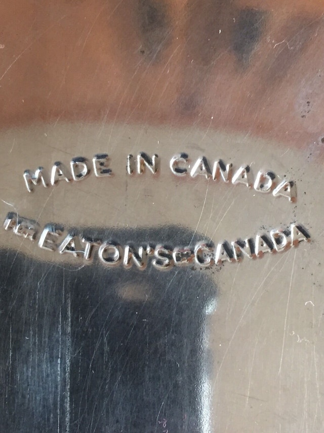 Eaton's Metal storage tin - photo 5