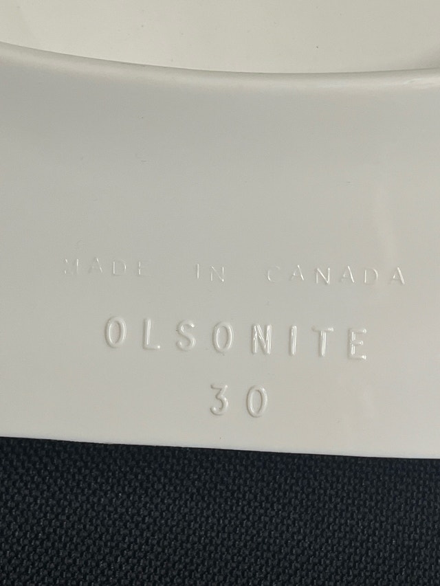 Olsonite 30 Toilet Seat - photo 3