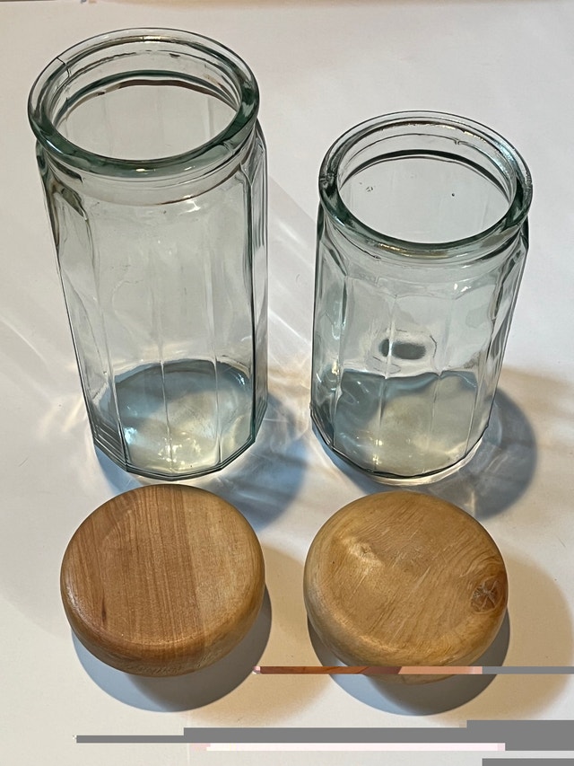 2 Glass Kitchen Canisters with Wood Lids - photo 3