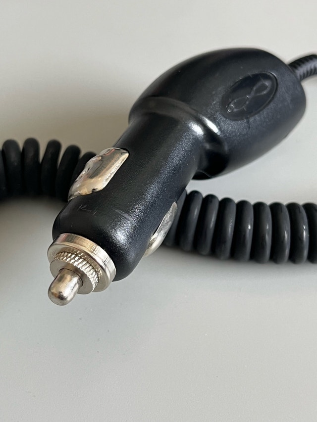 Micro USB-B Car Charger - photo 3