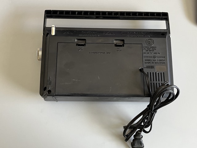 GE 4 Band TV / WB / AM / FM Radio / Receiver - photo 2