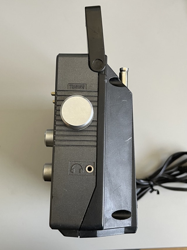 GE 4 Band TV / WB / AM / FM Radio / Receiver - photo 4