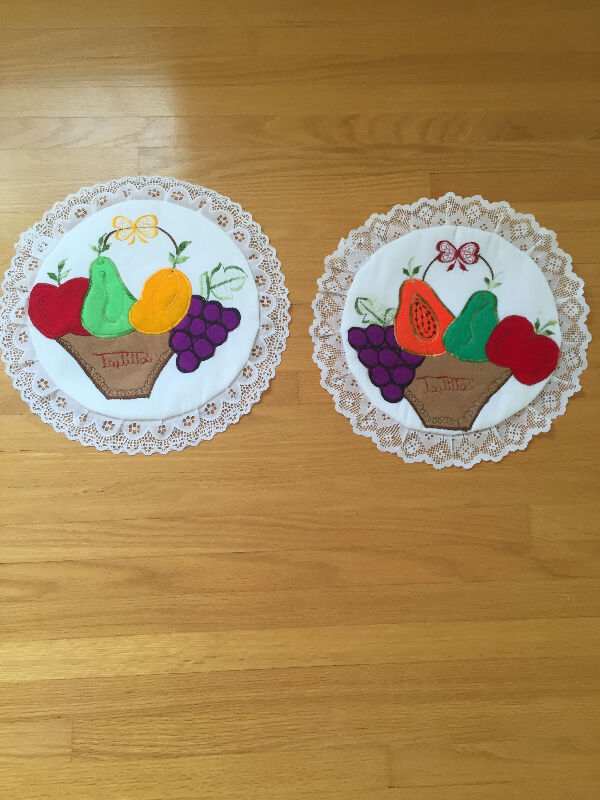 Table Runners & Doilies - photo 4