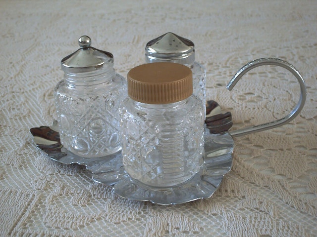 Silver Plated Basket / Salt & Pepper Set - photo 3