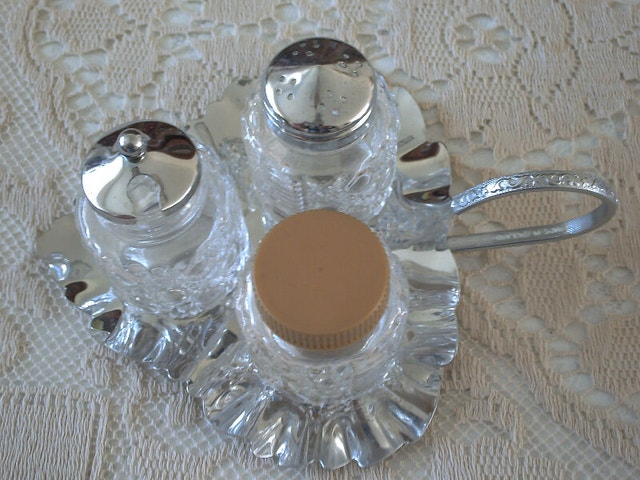 Silver Plated Basket / Salt & Pepper Set - photo 4