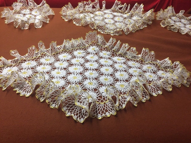 Vintage Doilies - photo 4