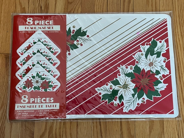 4 Christmas Placemats and 4 Coasters
