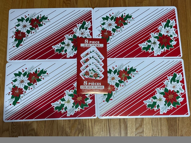 4 Christmas Placemats and 4 Coasters - photo 2