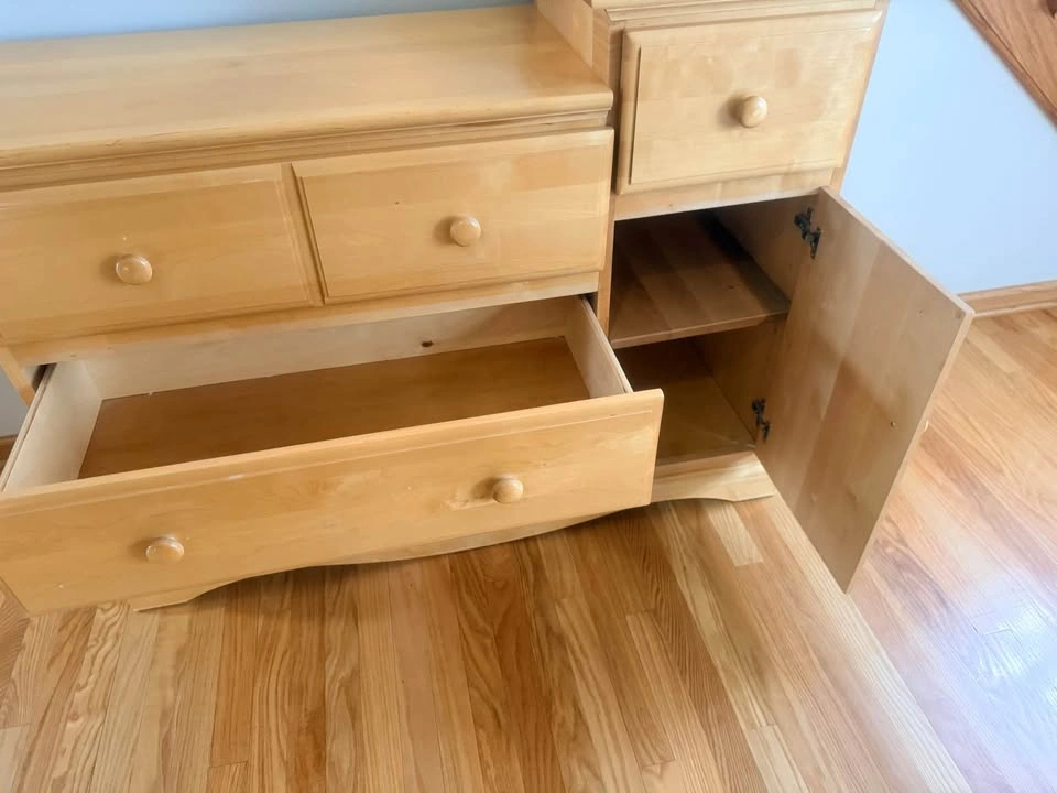 Dresser Changing Table - photo 3