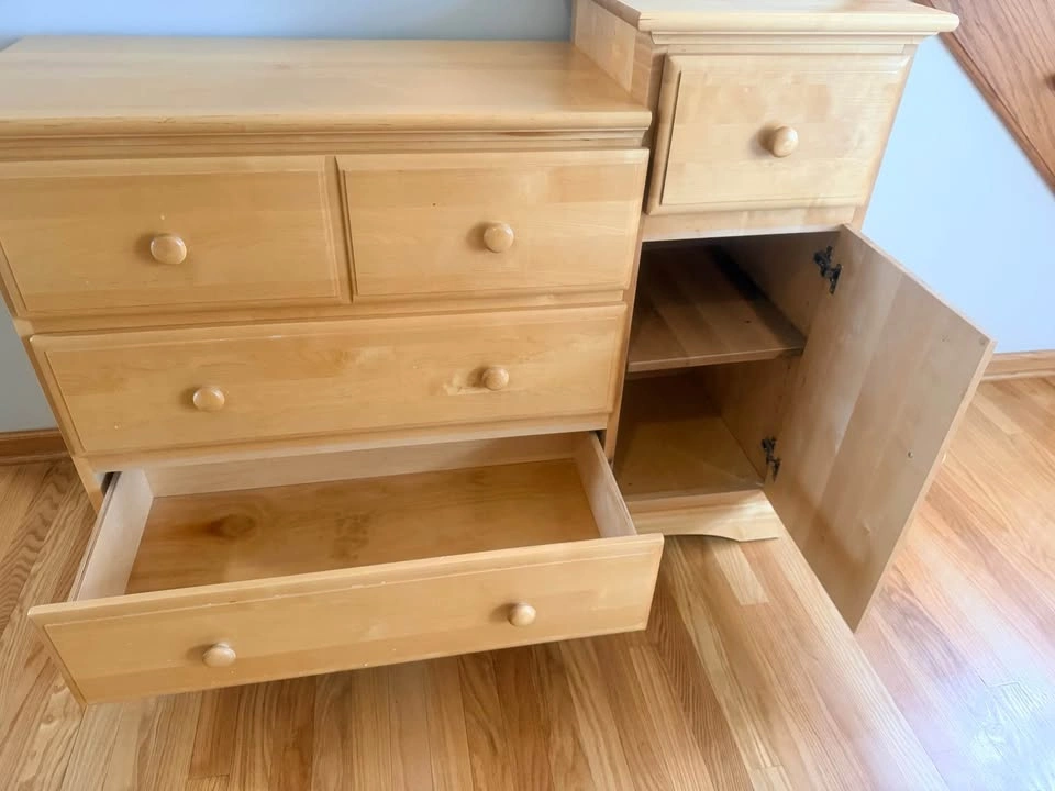 Dresser Changing Table - photo 4