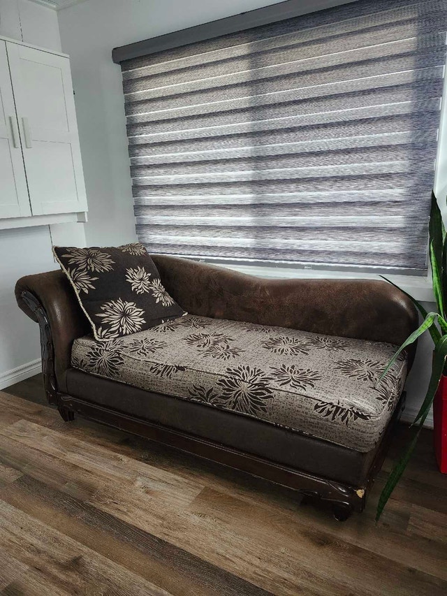 Chaise Lounge