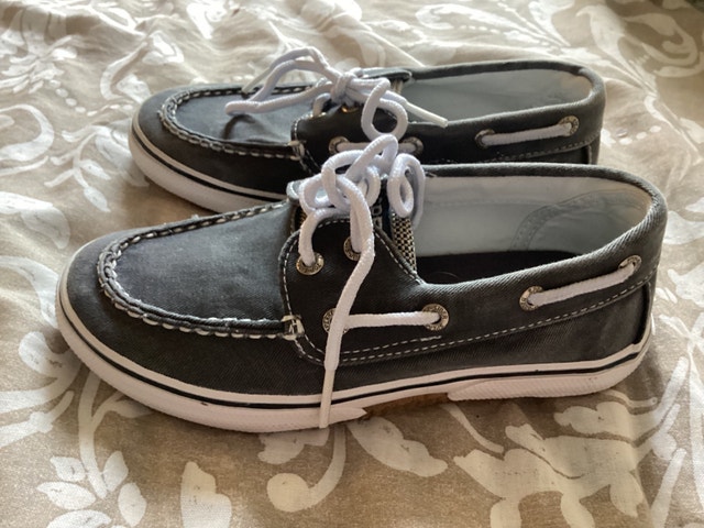 Boys shoes, size 13 brand new - photo 2