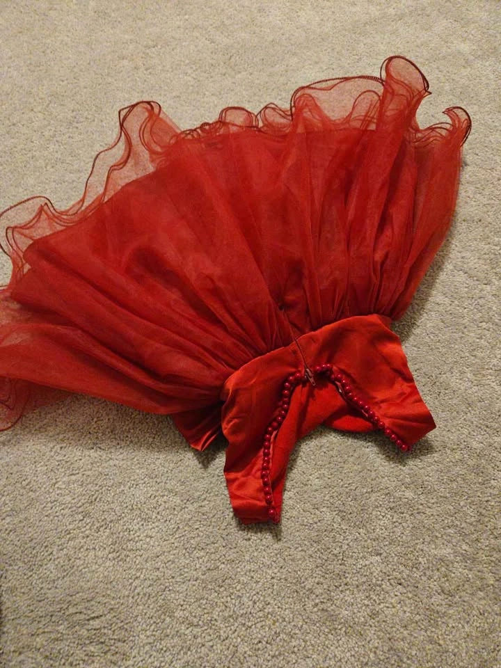 Red Tulle Party Dress Beaded Neckline - photo 2