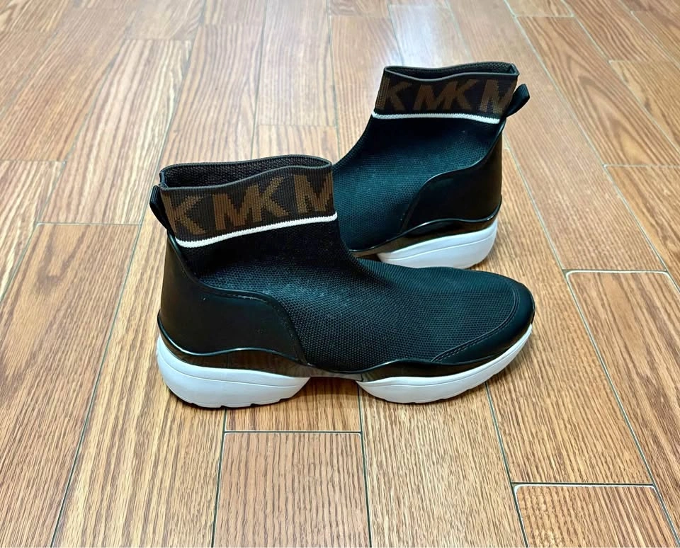 Michael Kors Boots (Size 8-8.5)