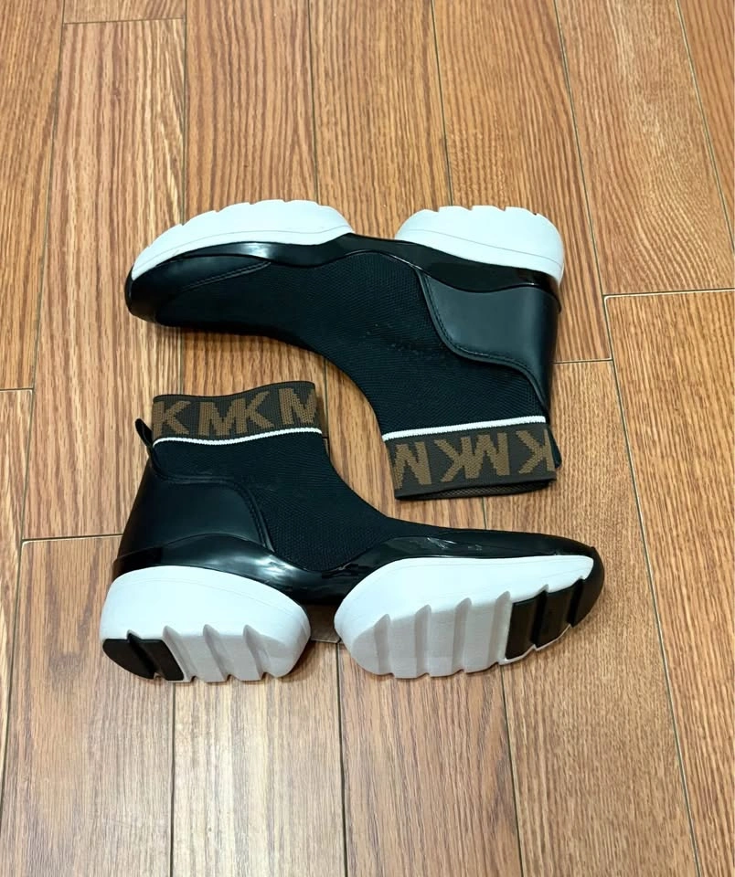 Michael Kors Boots (Size 8-8.5) - photo 2
