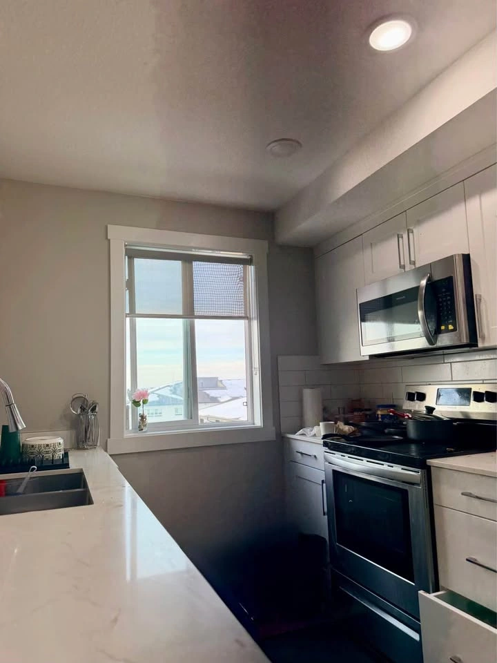 2 Beds 2 Baths Apartment - photo 2