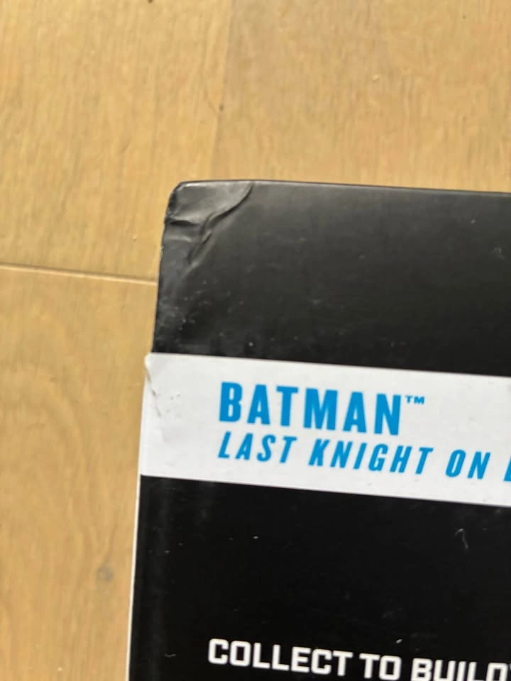 Multiverse Batman Action Figure - Last Knight on Earth - photo 3