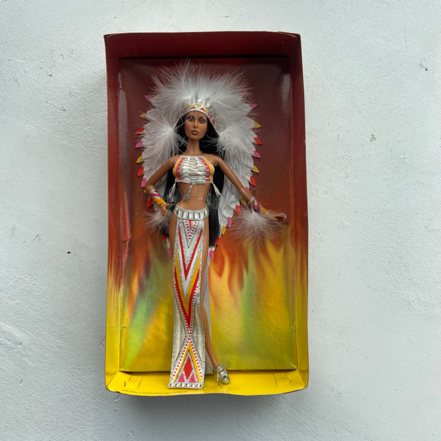 2007 Headress Cher by Bob Mackie Black Label Barbie - photo 2