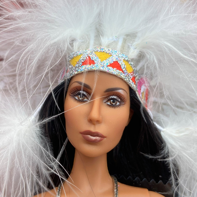 2007 Headress Cher by Bob Mackie Black Label Barbie - photo 3