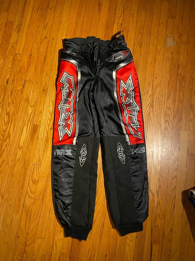 Max Snowboarding/Snow Pants thumbnail