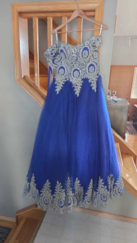 Blue ballgown Grad dress size 1-5 - photo 3