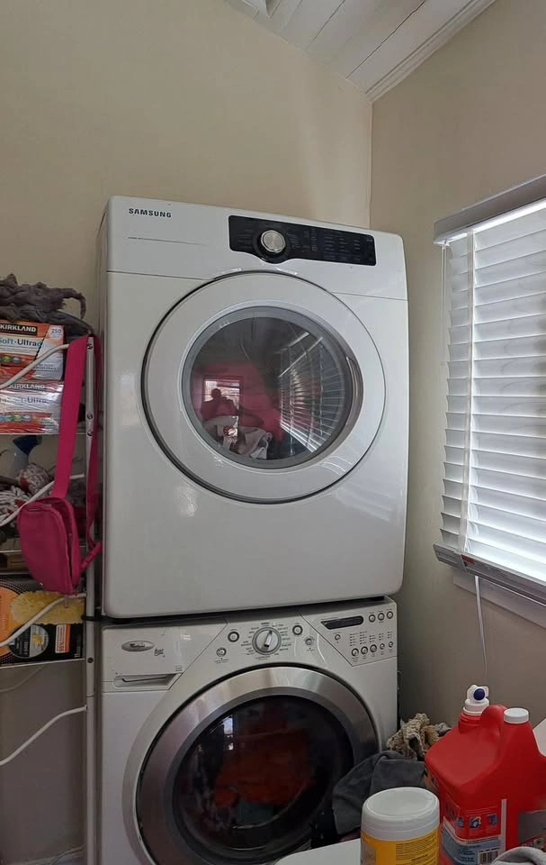Large 2 Beds 2 Baths Apartment Niagara Falls - photo 4