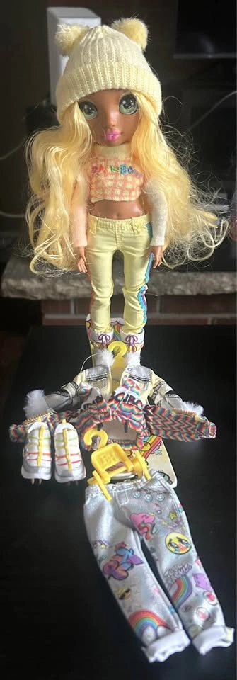🌈 Rainbow High Dolls – Like New with Accessories 🌈 - photo 2