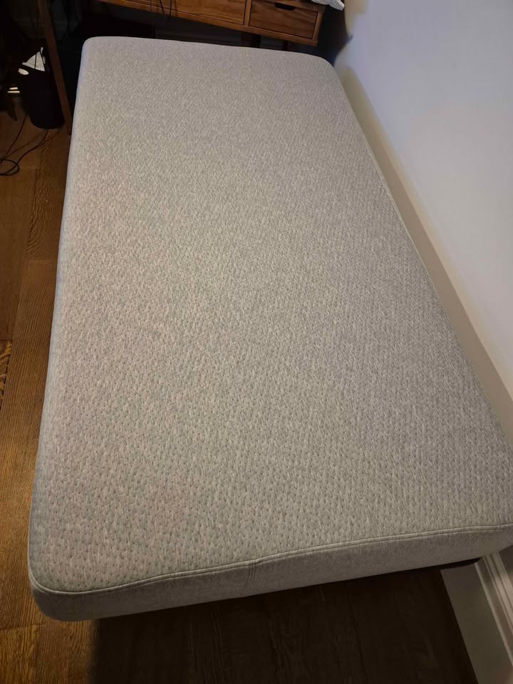 FREE Casper twin mattress - photo 4