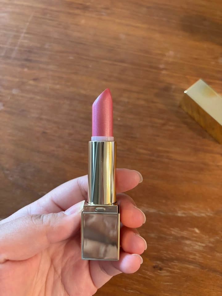 Brand new Estée Lauder Pure Color Lipstick - Limited Edition - photo 3